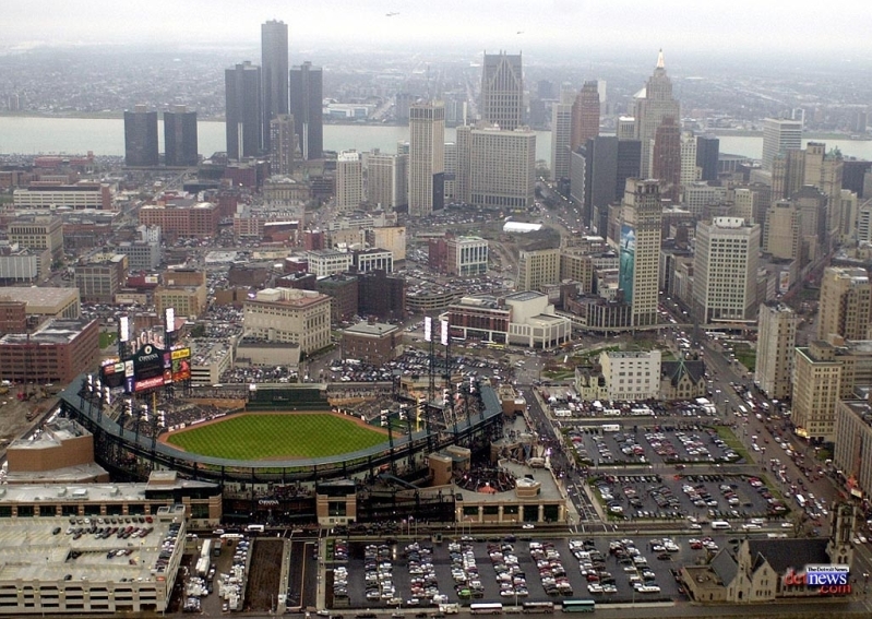 2008_ctiy-of-detroit_downtown.jpg