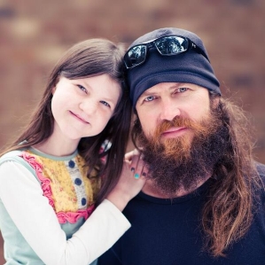 Mia and her father Jase Robertson (Photo: Miamoo.org)