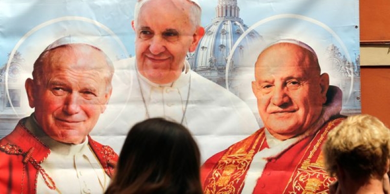 Pope Francis and Former Pope Canonization