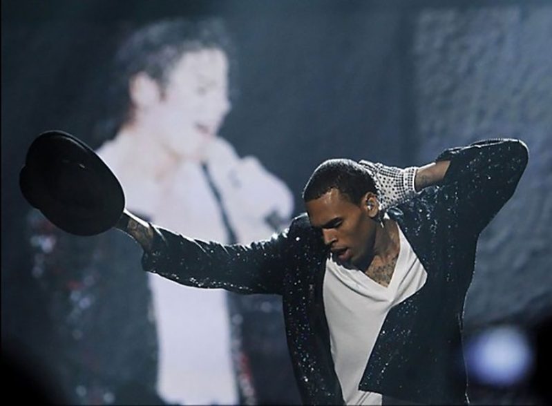 Chris Brown honors Michael Jackson at the 2010 BET Awards