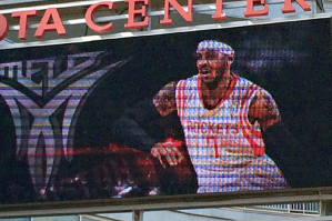 Carmelo Anthony Wearing No. 7 Jersey - Toyota Center