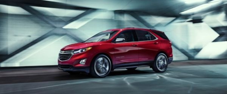 2018 Chevrolet Equinox looks sleek.