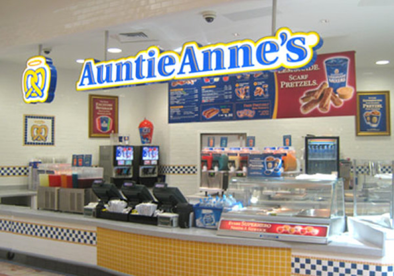 An Auntie Anne pretzel chain store