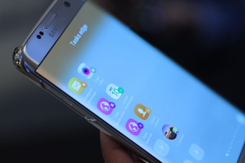 Samsung Galaxy S8 is said to innovate on screen design. 