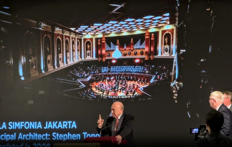 Rev Stephen Tong