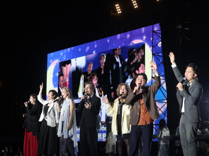 Over 20 groups of Hong Kong, Taiwan, and American Christian artists performed, they used songs to convey the themes of faith, hope, and love.