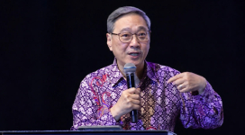 Rev. Edmund Chan, founder of the Global Alliance of Intentional Disciple Making Churches and leadership mentor, exhorts the church to return to the foundational life of walking with God during his plenary address at the 10th Chinese Congress on World Evan