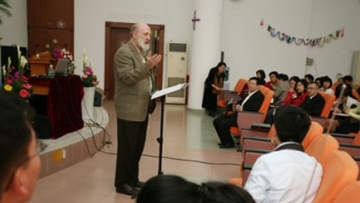 Fuller Theological Seminary Psychiatrist Alvin Dueck Visited Guangzhou Churches