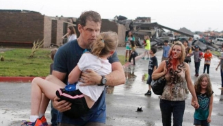 Pastors, Athletes, Celebs Ask Followers to Pray for Oklahoma on Twitter