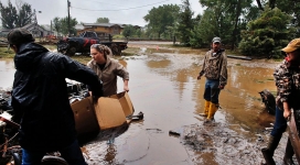 Colorado Flooding: Samaritan's Purse Seeks Nationwide Volunteers for Massive Debris Cleanup