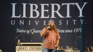 Duck Dynasty's Willie Robertson Calls Liberty University Students to Become 'Highway for God'