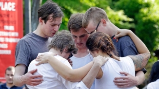 Seattle College Students Affected by Shooting Turn to Prayer