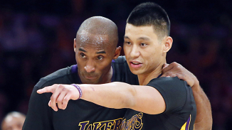 Jeremy Lin Gives Shiny Christmas Gift to Lakers Team, Has Comments on Kobe Bryant