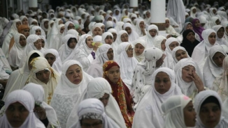 Thousands in Asia Commemorate Boxing Day Tsunami 10th Anniversary With Prayers, Religious Services
