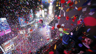 New Year’s Eve 2015 Countdown Live Stream: Watch Time Square Ball Drop Online, History on A New York Tradition