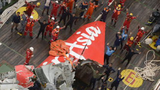 One Black Box Retrieved from AirAsia Flight QZ8501, Other One Found in Java Sea