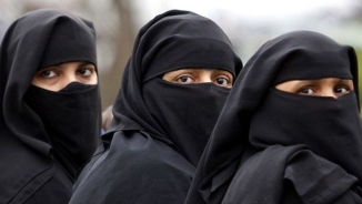 ISIS Militants Severely Disfigure Faces of 15 Females With Acid for Not Wearing Full Face Veil