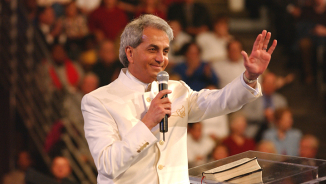 Televangelist Benny Hinn Admitted to California Hospital for Heart Problems