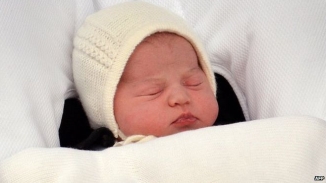 Royal Baby Girl First Pictures and Video Outside St Mary's Hospital: Prince William and Princess Kate Middleton Welcome Their Second Baby