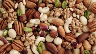 Dutch Study: Consuming Nuts and Peanuts Daily Could Decrease Death Risk