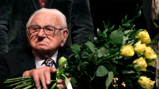 Sir Nicholas Winton, a Christian Who Helped Save 669 Jewish Children from Holocaust, Dies at 106