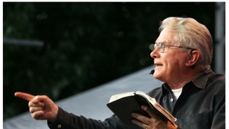 Evangelist Luis Palau Hopes to One Day Preach Gospel to 'A Million Chinese in Tiananmen Square' in Beijing