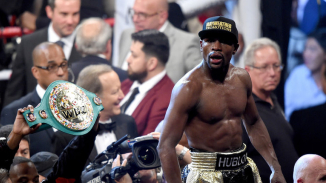 Floyd Mayweather Jr. in For a 'Very Tough Night' With Andre Berto, Says Amir Khan; Manny Pacquiao's Last Opponent Eats 'Soul Food'