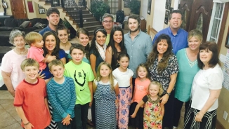 Jessa Duggar Seewald, Jill Duggar Dillard Aid Jim Bob Duggar, Michelle Duggar's TV Return