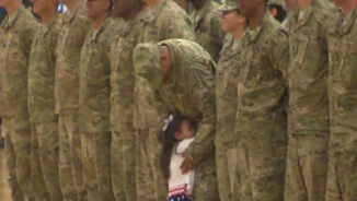 Heartwarming Video of Little Girl Running To Hug Soldier Daddy in Middle of Homecoming Ceremony Goes Viral 