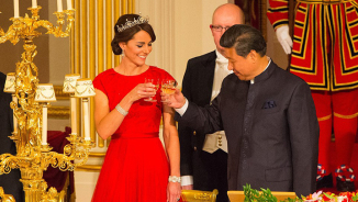 Chinese Media Can't Understand Why Kate Has To Borrow a Tiara From The Queen And Won't Buy a New One