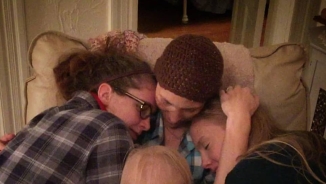 Rory Feek Shares Heartbreaking Photo of Wife Joey Feek Embracing Daughters Near End Of Cancer Fight 