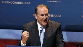 Mike Huckabee Accused of Suddenly Shifting His Opinion About IRS Monitoring Religious Worship