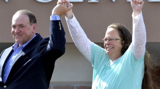 Kentucky No Longer Requires County Clerks Opposed to Gay Marriage to Sign Certificates: 'It's A Great Christmas Present for Kim Davis'