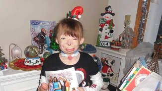 Orphaned Fire Survivor Sa'fyre Receives Million Christmas Cards In New York, Called 'Special Gift From Lord'