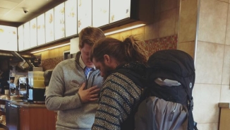 Tennessee Chick-fil-A Manager Pray With Homeless Man, Offer Free Food; 'I Heard Love in That Prayer,' Witness Father and Daughter