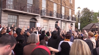 'Harry Potter' Fans Pay Tribute to Alan Rickman at Universal Studios