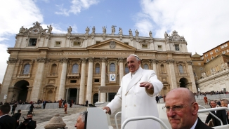 Pope Francis Gathers 'VIP Refugees, Immigrants' To Pray Across Mexico-United States Border 