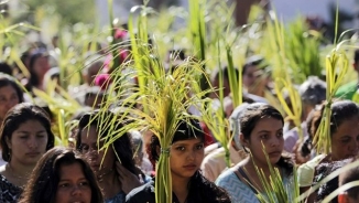 Palm Sunday 2016 Meaning, Bible Verses and How To Make Palm Crosses for Holy Week 