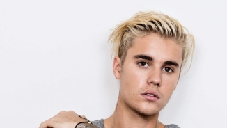 Justin Bieber Shares Bible Verse, Reminds Fans: 'There's a God That Loves You and Is For You'