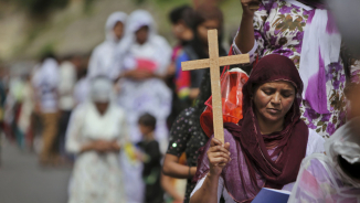 Hundreds of Hindus Who Persecuted Christians Embracing Jesus Christ After Witnessing Miracles, Healing