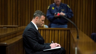 Oscar Pistorius Trial: Reeva Steenkamp's Father Says Christian Faith Has Allowed Him To Forgive Athlete, But He Still 'Must Pay' 