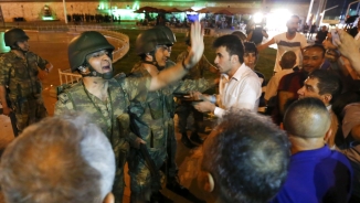 Turkey Coup: Turks Scramble to Withdraw Cash and Buy Food