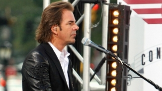 Journey Keyboardist Shares How Influence of Paula White Led Him to Christ 