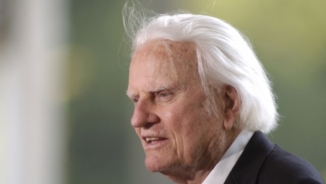 Billy Graham Turns 98 Years Old, 'Never Retires From God's Service'