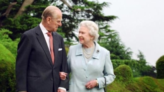 Queen Elizabeth II and Prince Philip Celebrate 69 Years of Marriage; Platinum Wedding Anniversary Set in 2017