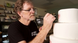 Franklin Graham Urges Prayers Ahead of Christian Baker Jack Phillips’ Fight at The Supreme Court