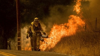 #PrayforCalifornia Trends Across Twitter as Southern California's Thomas Fire Grows