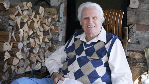 New Year's Day: Billy Graham Shares Words of Encouragement for 2018, Answers 'Where Was God in 2017?'